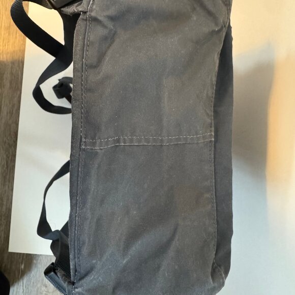 Fjallraven - Kanken Classic Everyday Backpack - Picture 8 of 8